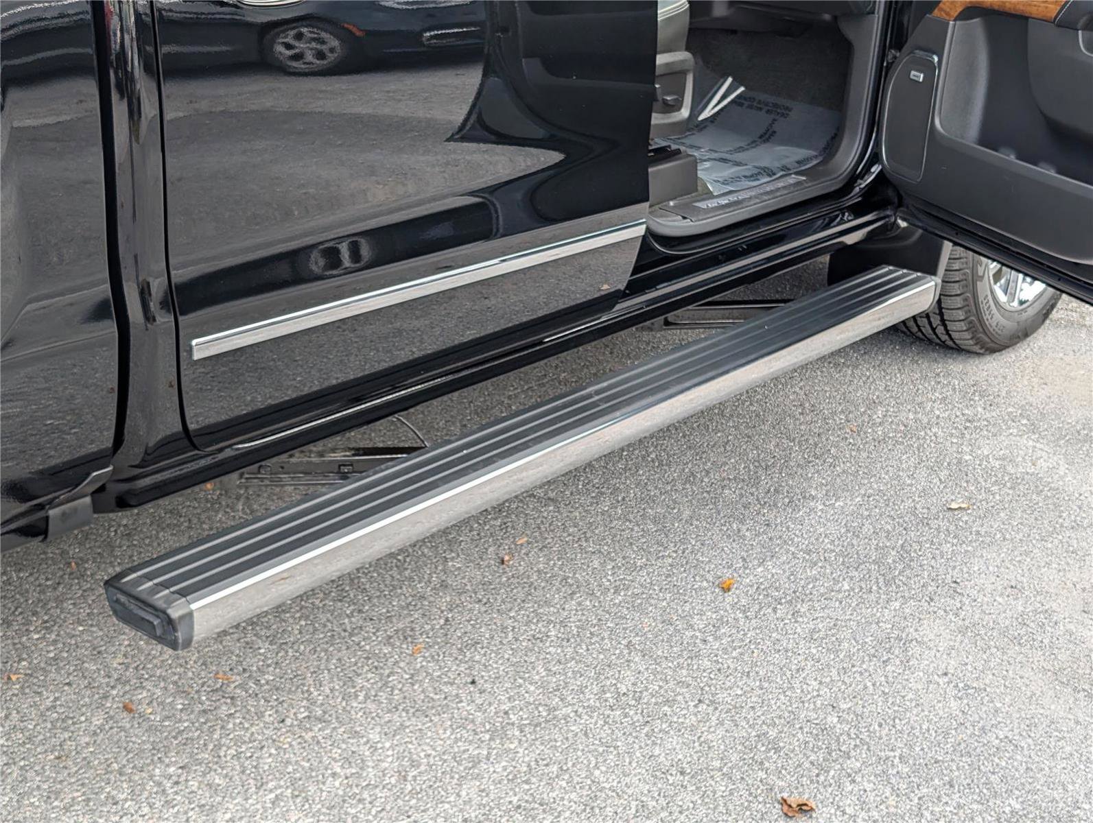 Used 2018 Chevrolet Silverado 1500 High Country w/ High Desert Package image 9