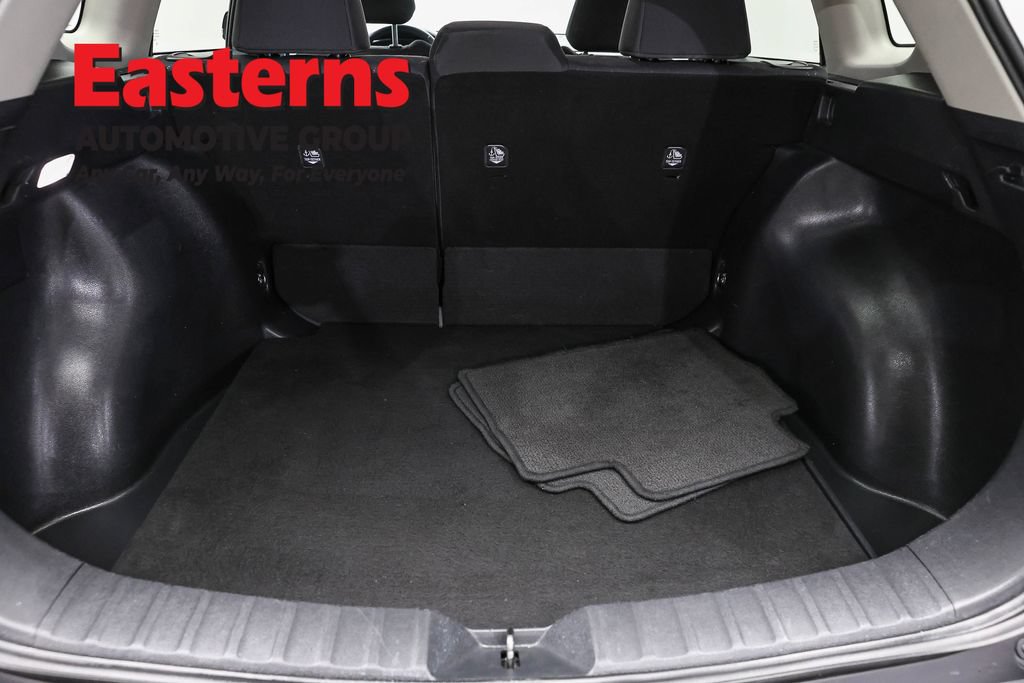 Used 2025 Toyota Corolla Cross LE FWD image 9