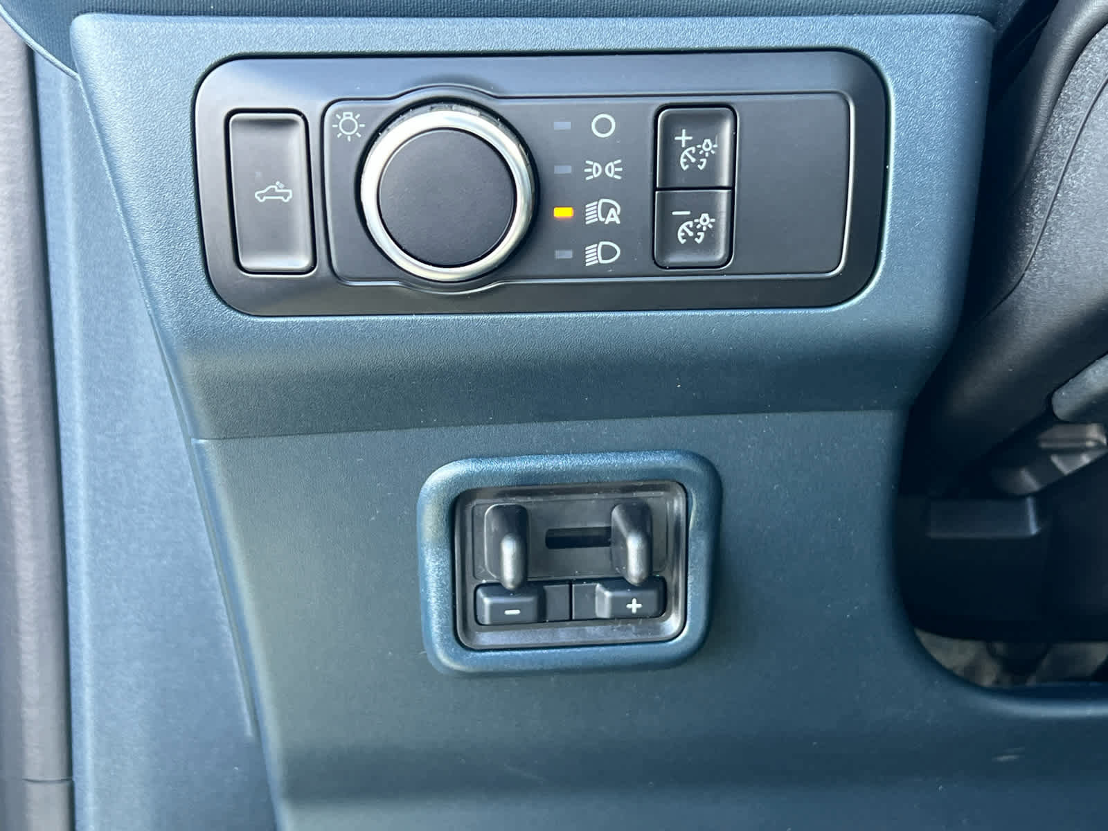 New 2025 Ford Maverick XLT w/ XLT Luxury Package image 30