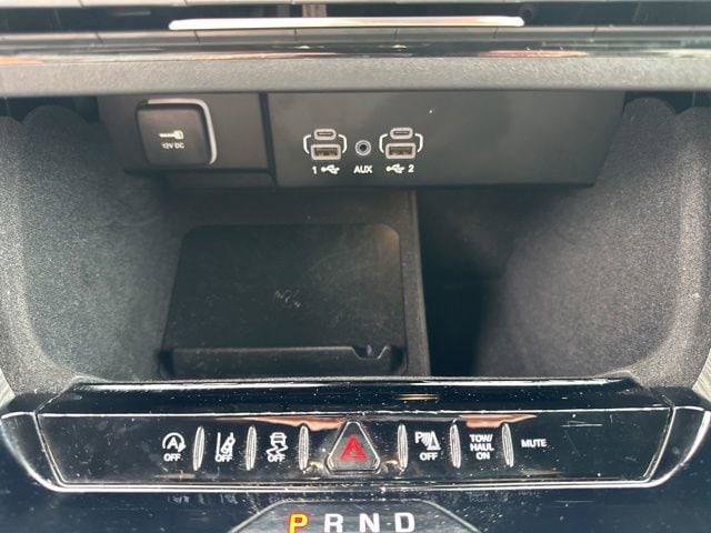 Certified 2024 Jeep Wagoneer Series II w/ Flexible Seating Group RWD image 17
