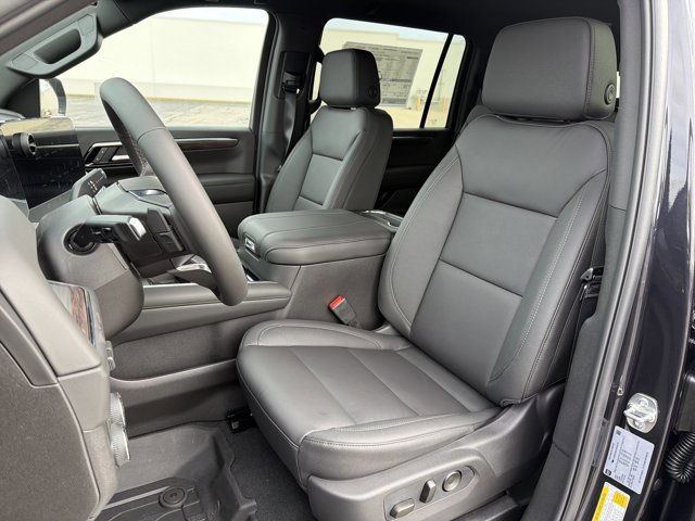 New 2026 Chevrolet Suburban LT image 12