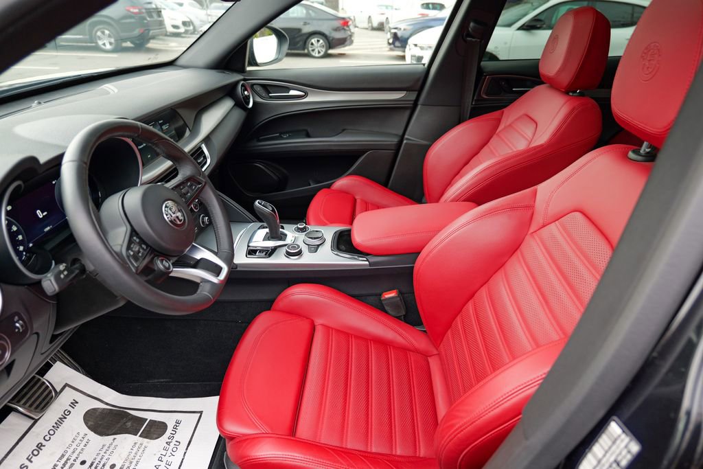 Used 2024 Alfa Romeo Stelvio Ti w/ Performance Driving Package image 22