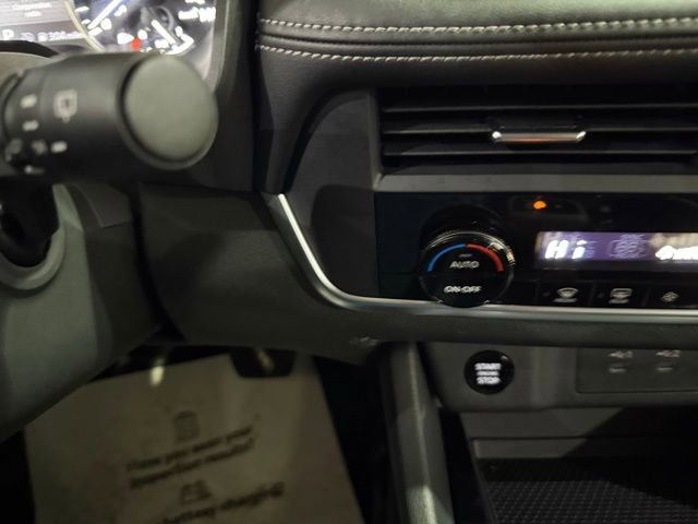 Certified 2025 Nissan Rogue SV image 19