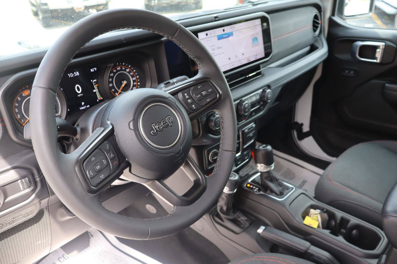 Used 2026 Jeep Wrangler Unlimited Rubicon AWD/4WD image 10