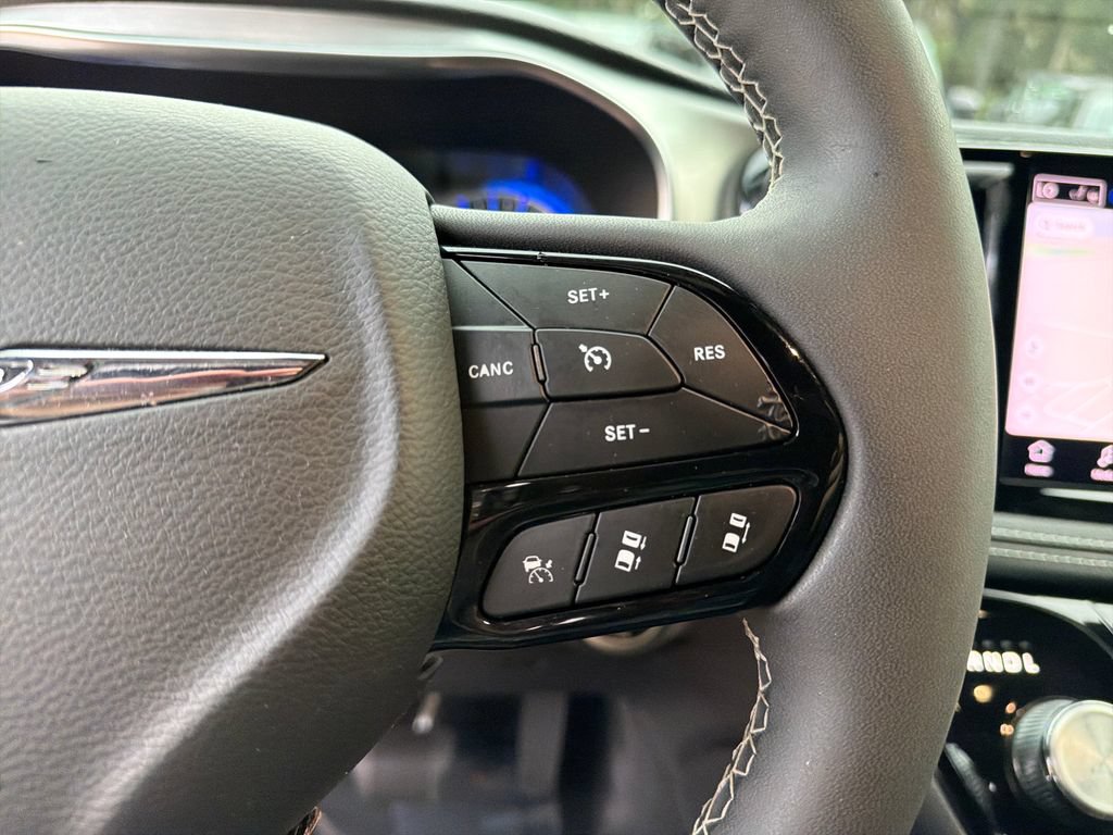 Used 2022 Chrysler Pacifica Limited w/ S Appearance Package FWD image 21