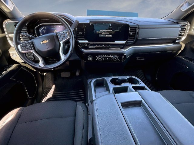 Used 2022 Chevrolet Silverado 1500 LT AWD/4WD image 9