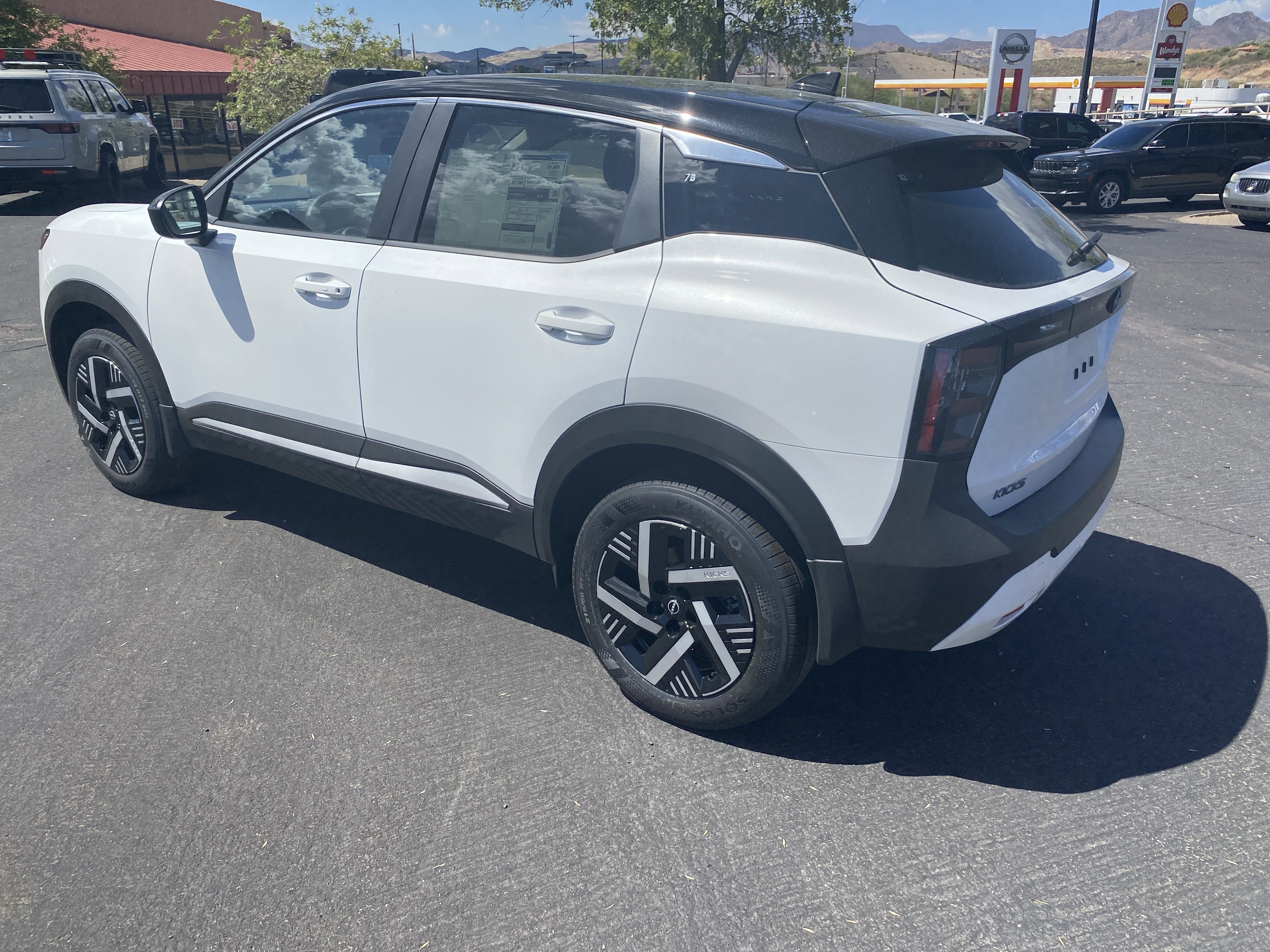New 2025 Nissan Kicks SV w/ Illumination Package image 2