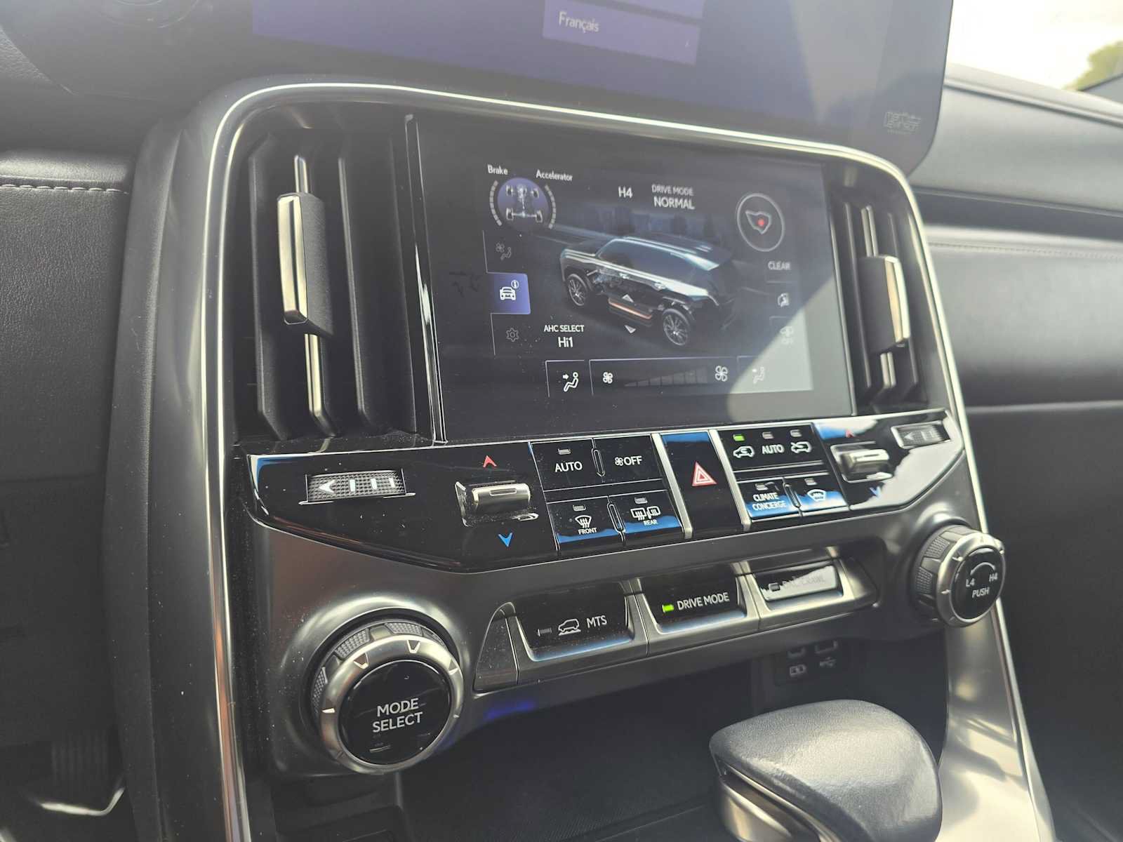 Used 2022 Lexus LX 600 4WD w/ Appearance Package image 31
