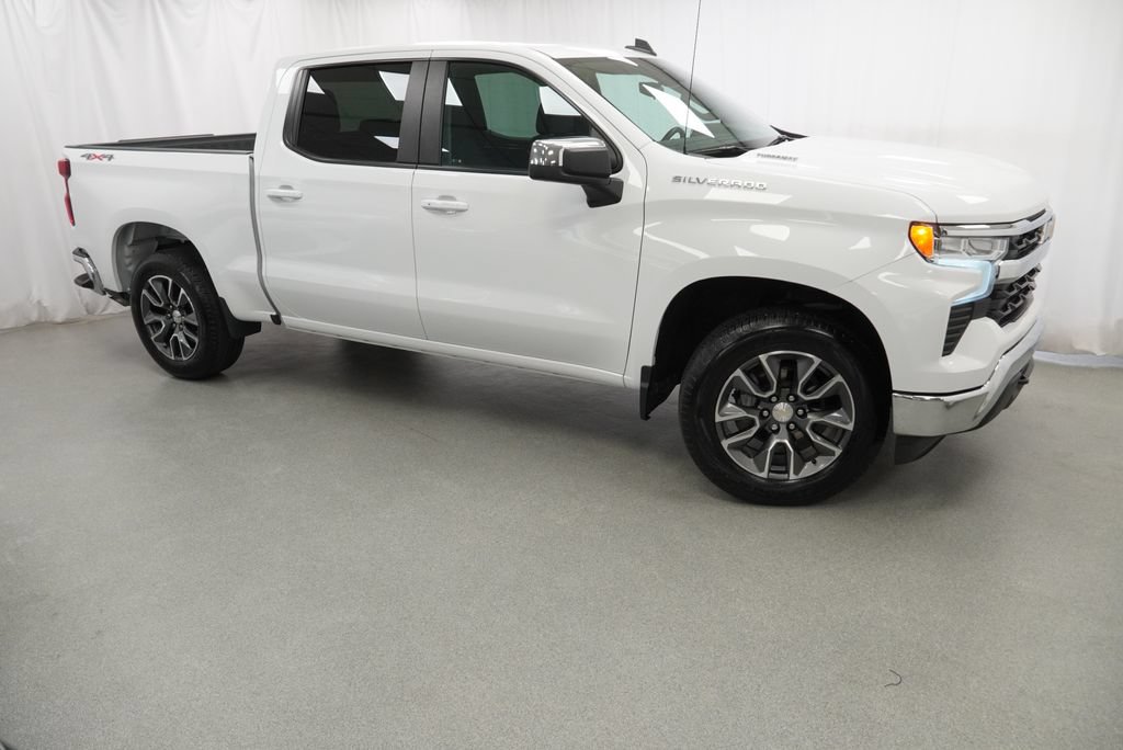 Used 2024 Chevrolet Silverado 1500 LT AWD/4WD image 6