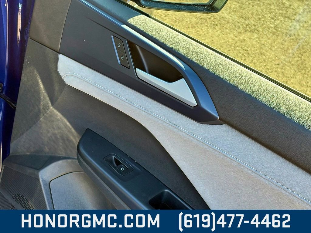 Used 2024 Volkswagen Taos SE image 22