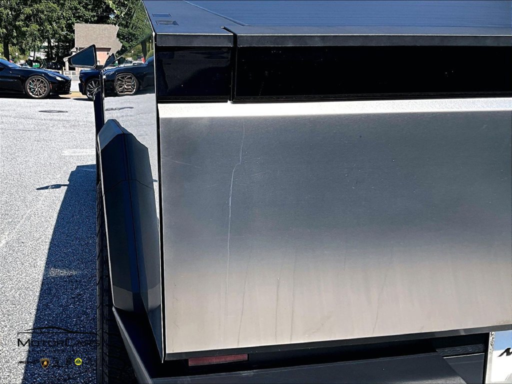 Used 2024 Tesla Cybertruck AWD Crew Cab image 27