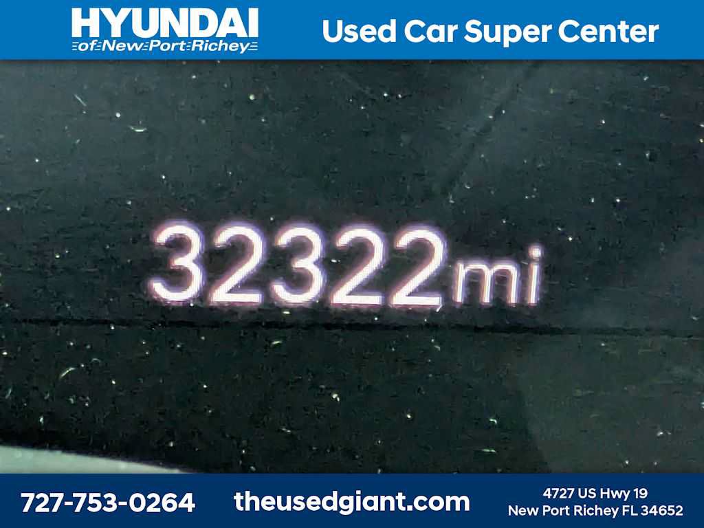 Used 2024 Buick Encore GX Sport Touring FWD image 34