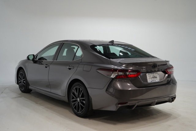 Used 2023 Toyota Camry SE image 6