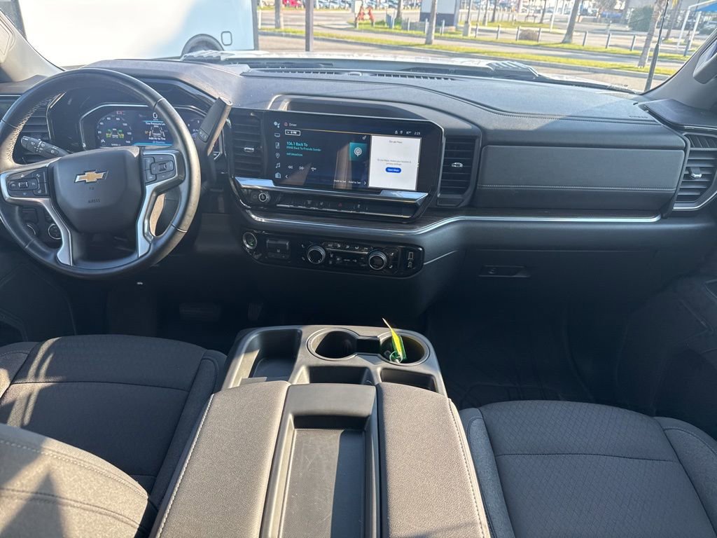 Used 2024 Chevrolet Silverado 3500 LT w/ Convenience Package image 16