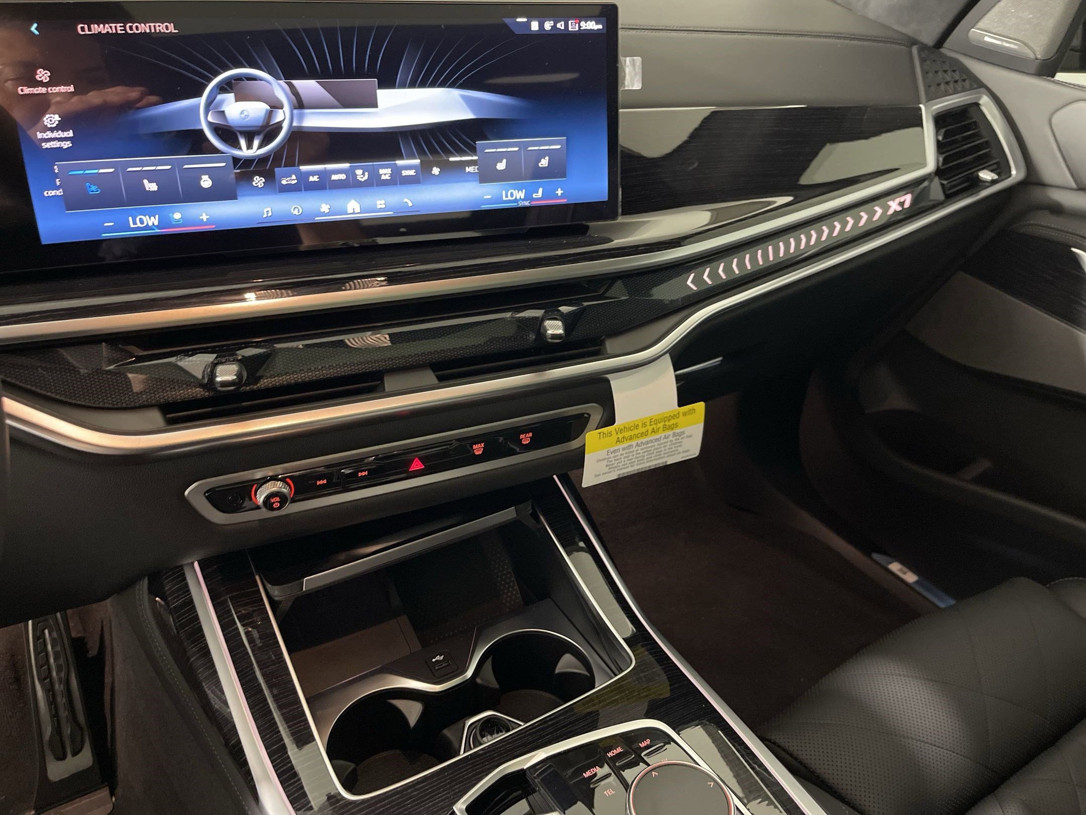 Used 2026 BMW X7 xDrive40i w/ M Sport Package image 27