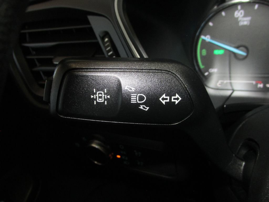 Used 2021 Ford Escape SE image 19