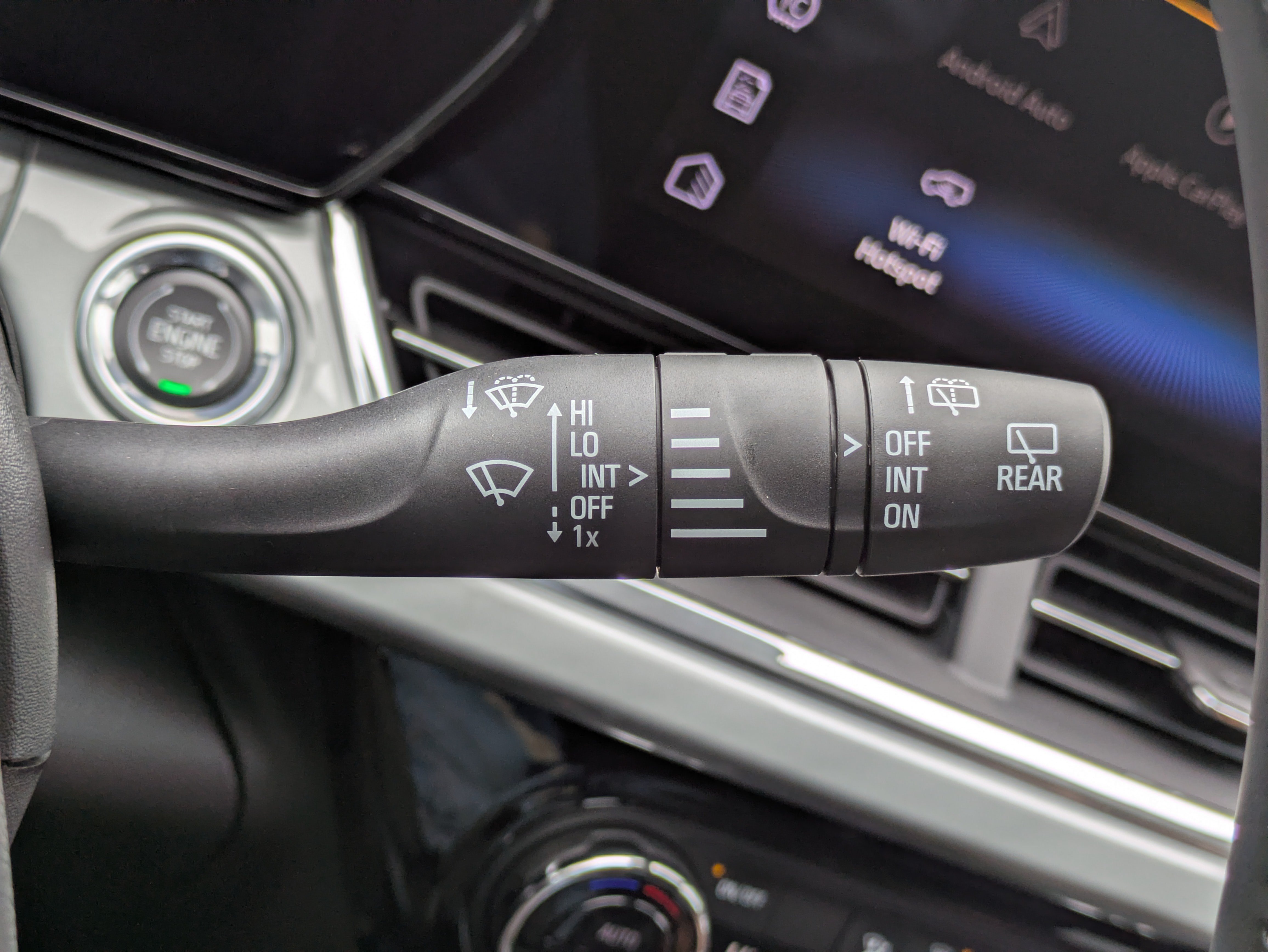 New 2026 Chevrolet Trax LT w/ Sunroof Package FWD image 19
