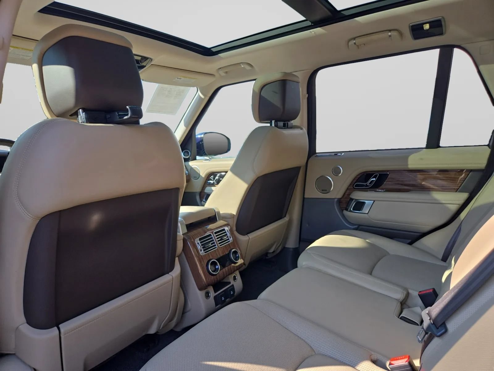 Used 2018 Land Rover Range Rover Supercharged AWD/4WD image 26