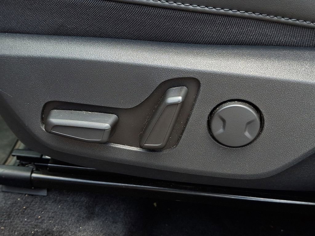 Certified 2023 Kia Niro EX FWD image 28