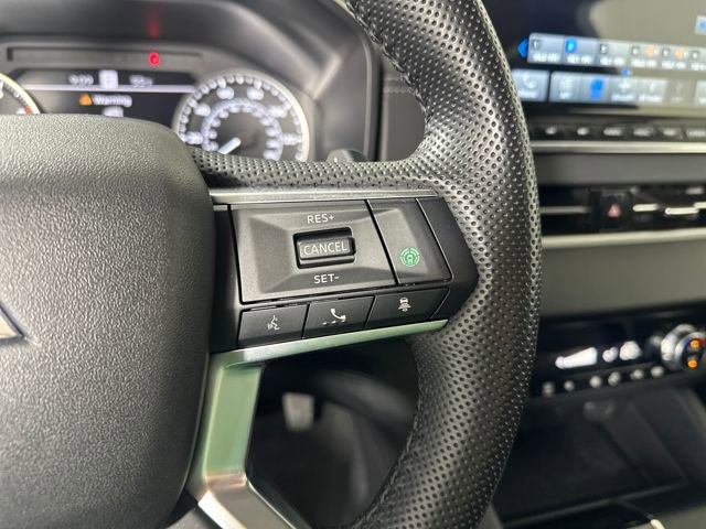 Used 2024 Mitsubishi Outlander SE Black Edition image 16