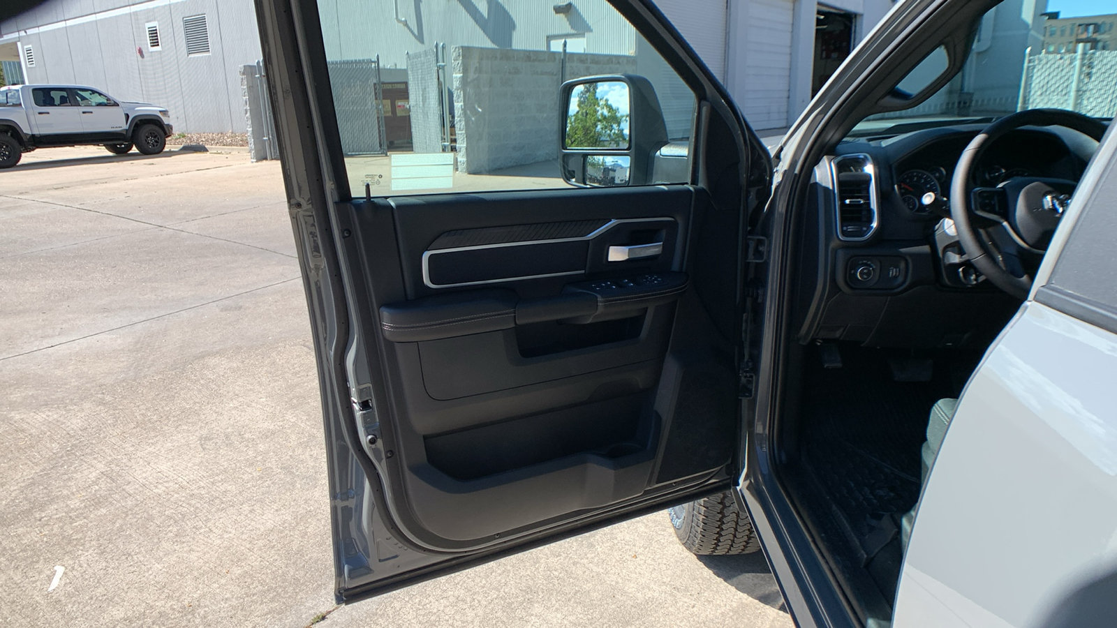 New 2026 RAM 2500 Big Horn AWD/4WD image 11