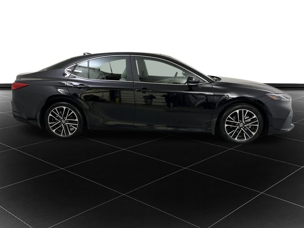 Used 2026 Toyota Camry XLE w/ Premium Plus Package image 6