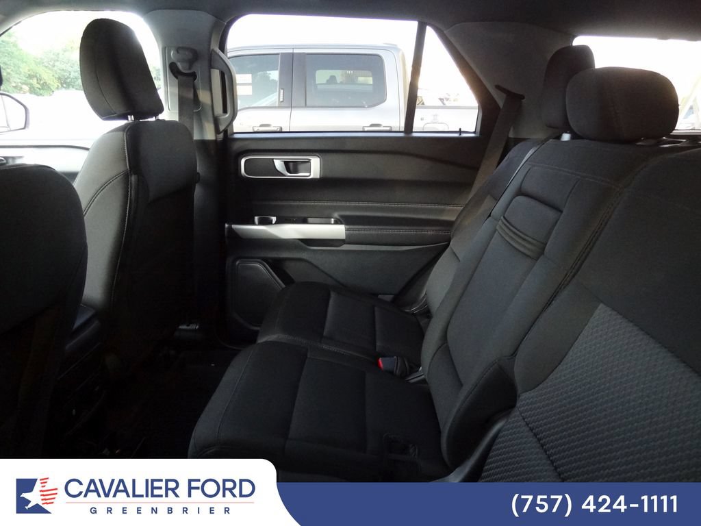 Used 2024 Ford Explorer XLT RWD image 7