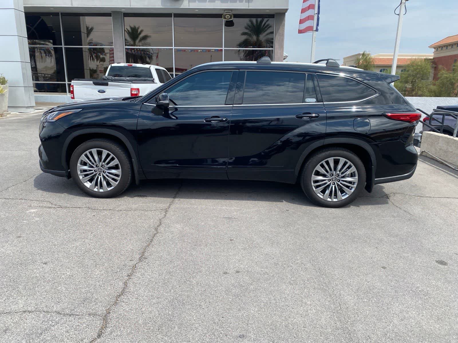 Used 2025 Toyota Highlander Platinum AWD/4WD image 10