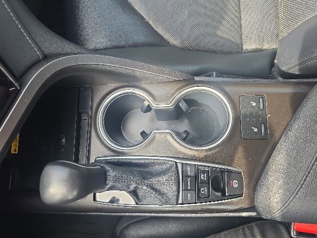 Used 2022 Toyota Camry XLE w/ Cold Weather Package FWD image 21