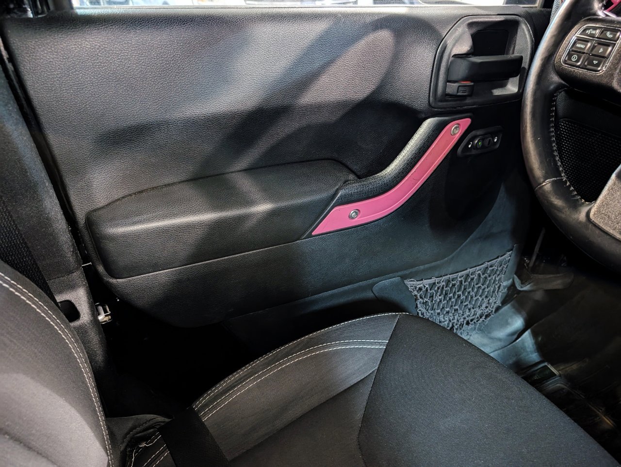 Used 2015 Jeep Wrangler Unlimited Sahara w/ Dual Top Group image 30