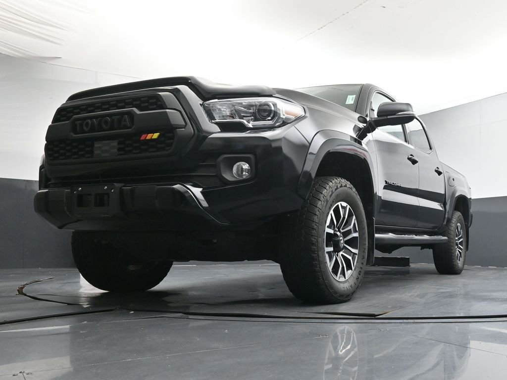 Used 2020 Toyota Tacoma TRD Sport w/ Technology Package AWD/4WD image 34