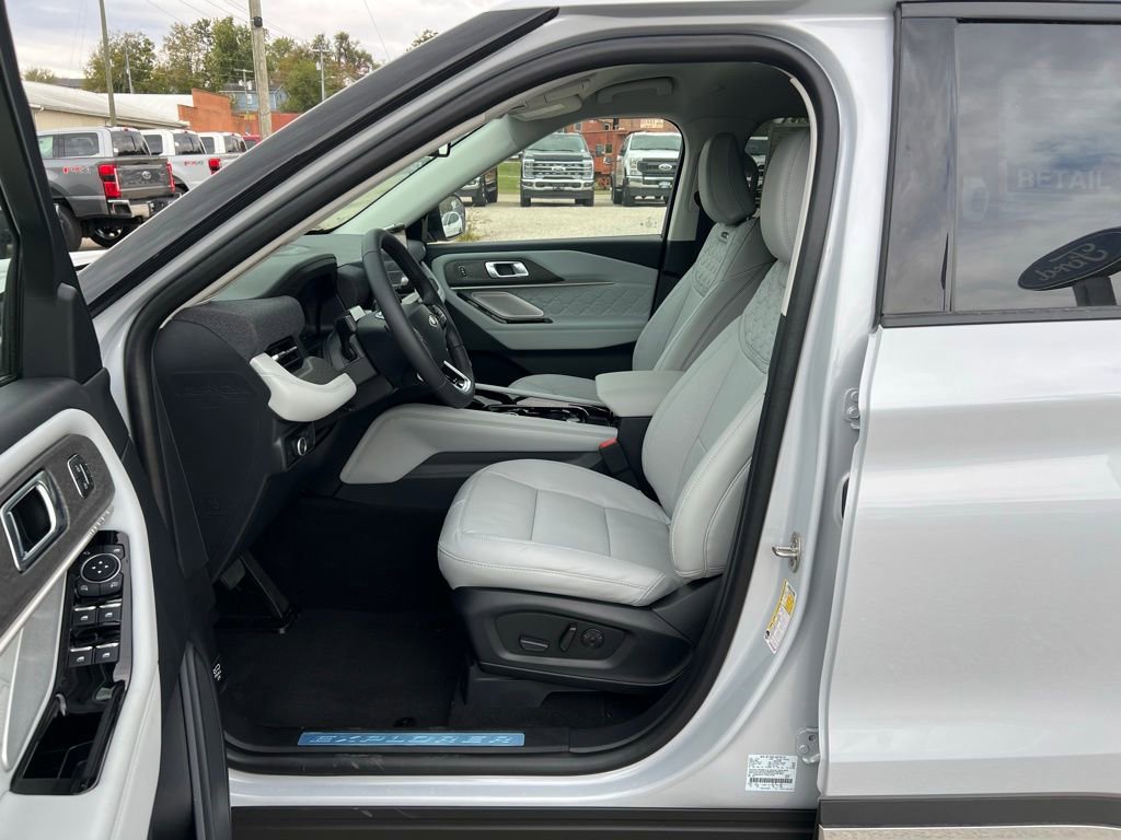 New 2026 Ford Explorer Platinum w/ LUX Leather Package image 12