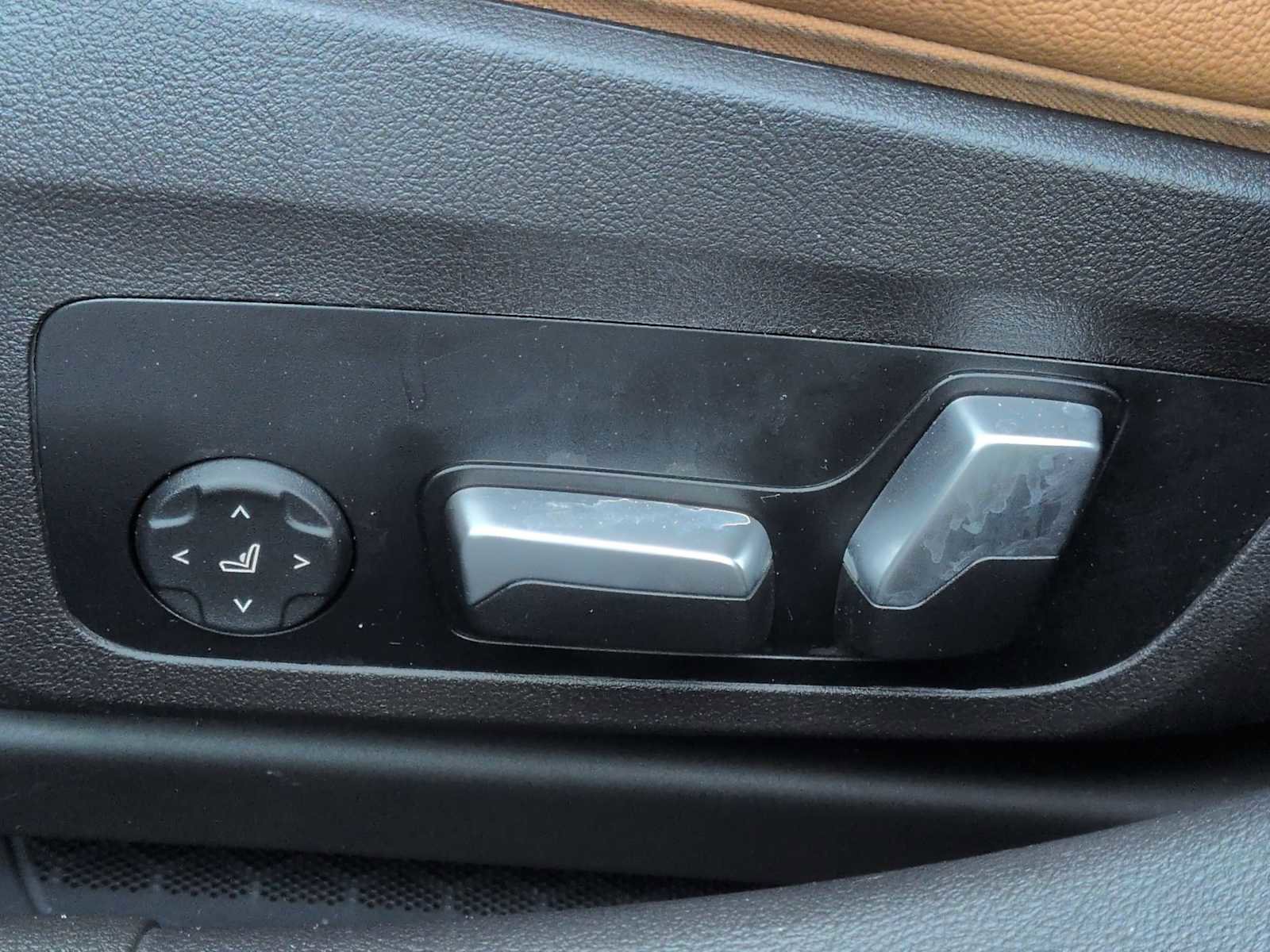 Used 2023 BMW 330i xDrive Sedan w/ Driving Assistance Package image 18