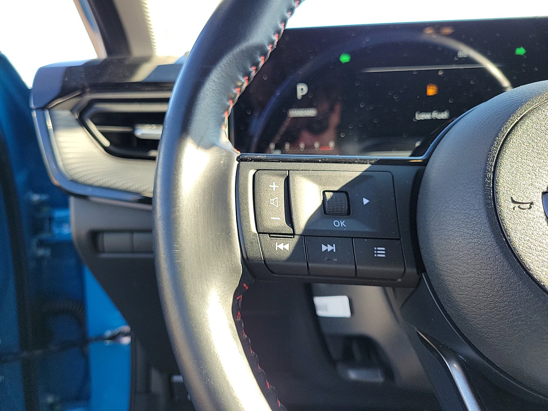 Certified 2025 Nissan Kicks SR image 19