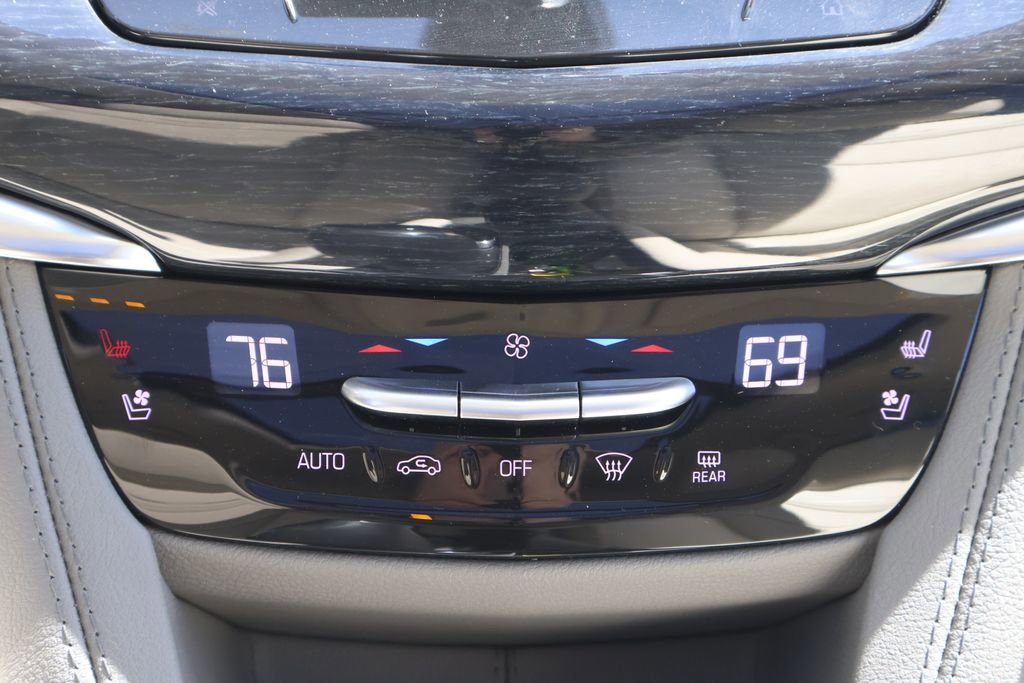 Used 2025 Cadillac XT6 Premium Luxury w/ Technology Package image 21