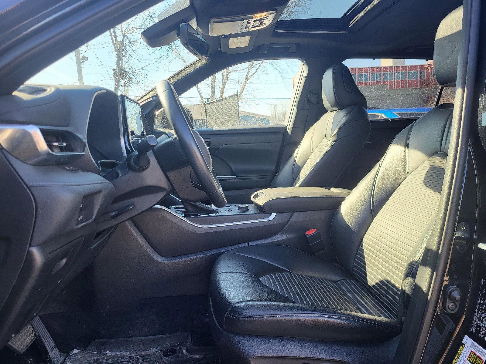 Used 2021 Toyota Highlander XSE image 8