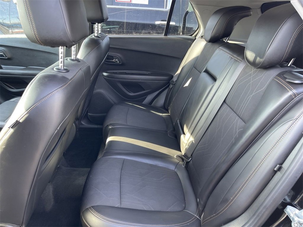 Used 2019 Chevrolet Trax LT w/ LT Convenience Package image 8