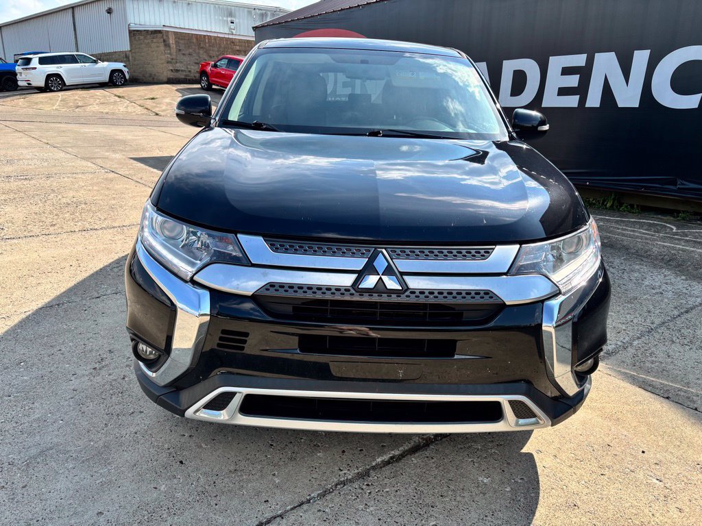 Used 2019 Mitsubishi Outlander FWD image 2