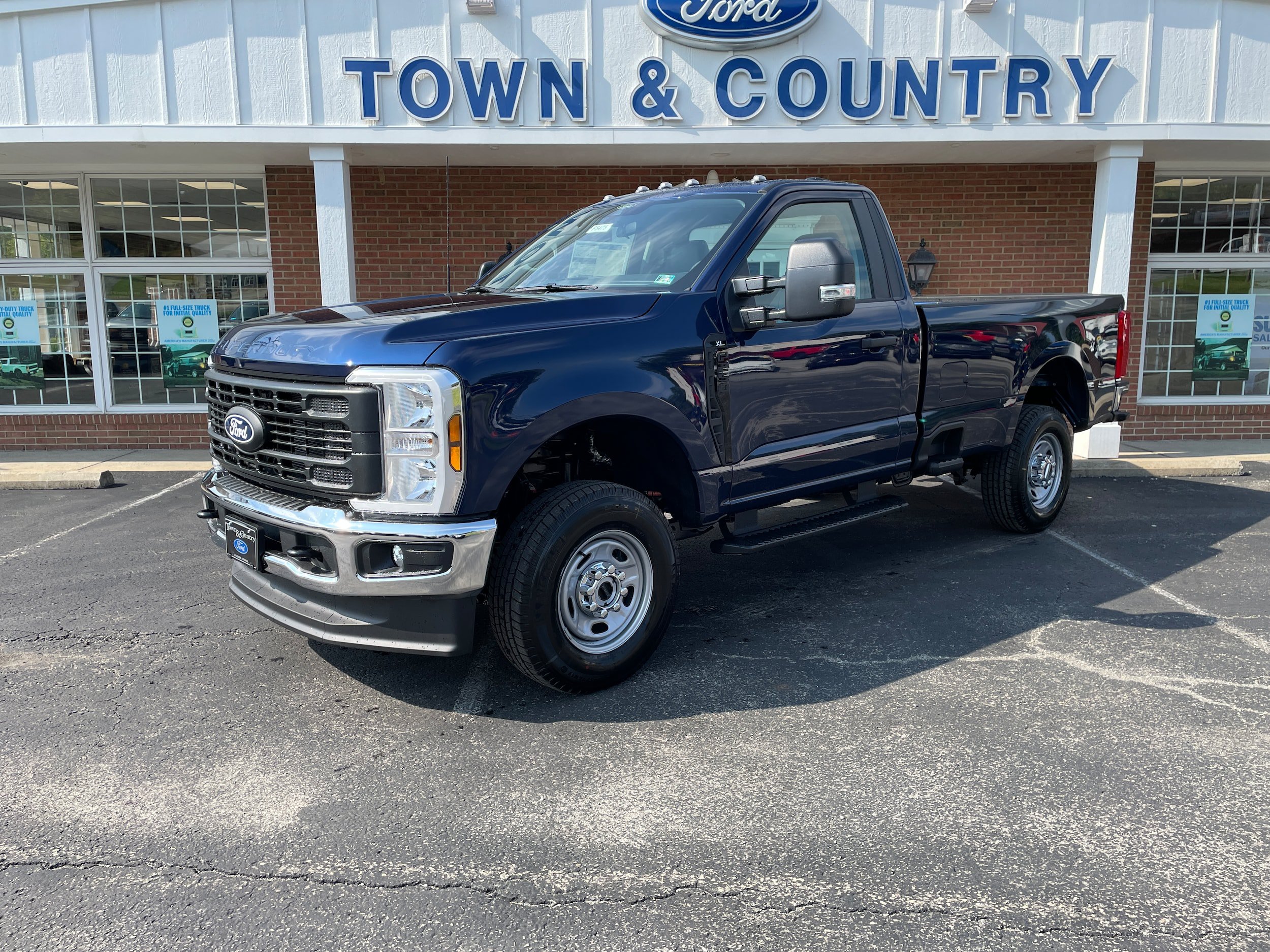 New 2027 Ford F250 XL w/ XL Chrome Package AWD/4WD image 2