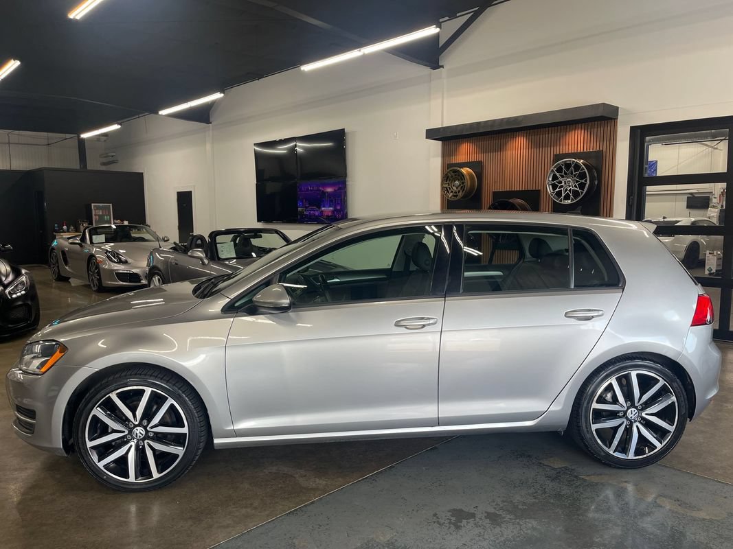 Used 2015 Volkswagen Golf TDI S FWD image 4