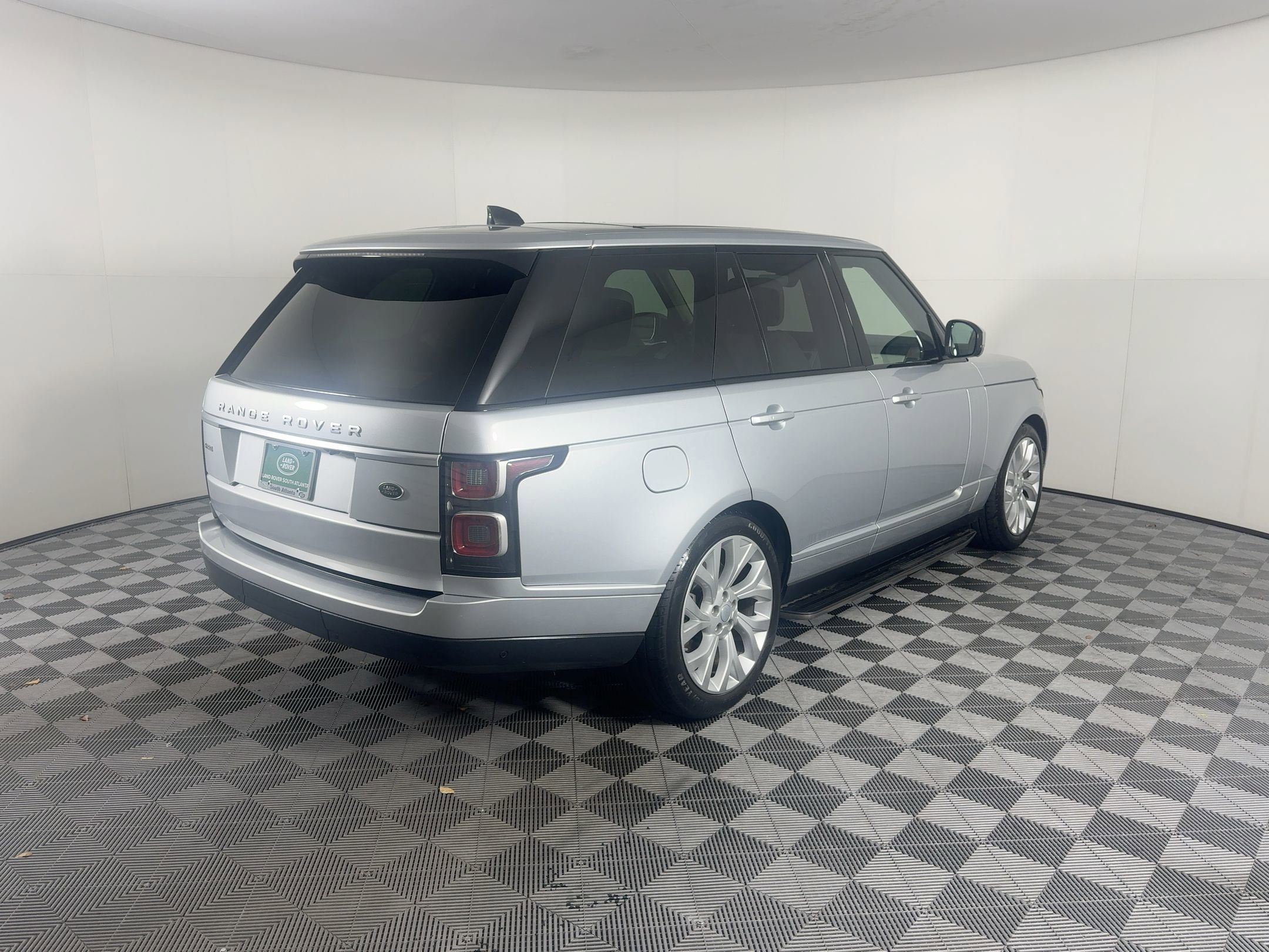 Used 2019 Land Rover Range Rover HSE image 9
