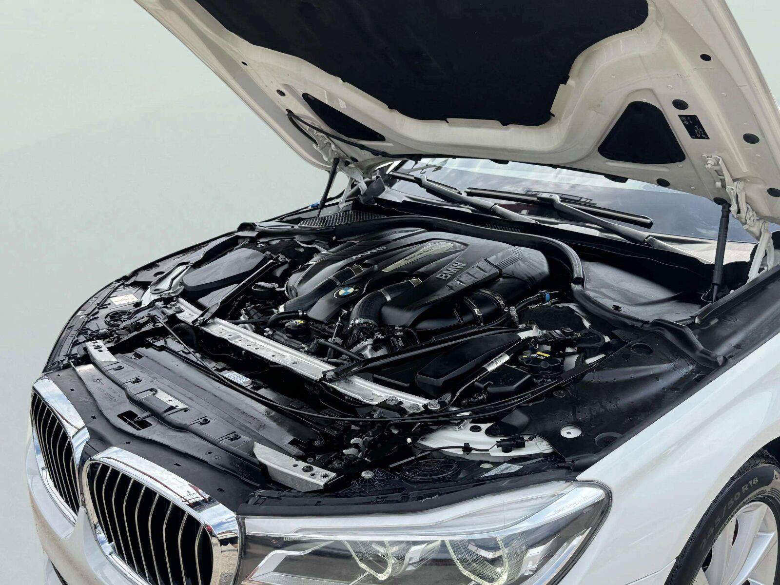 Used 2016 BMW 750i xDrive AWD/4WD image 55