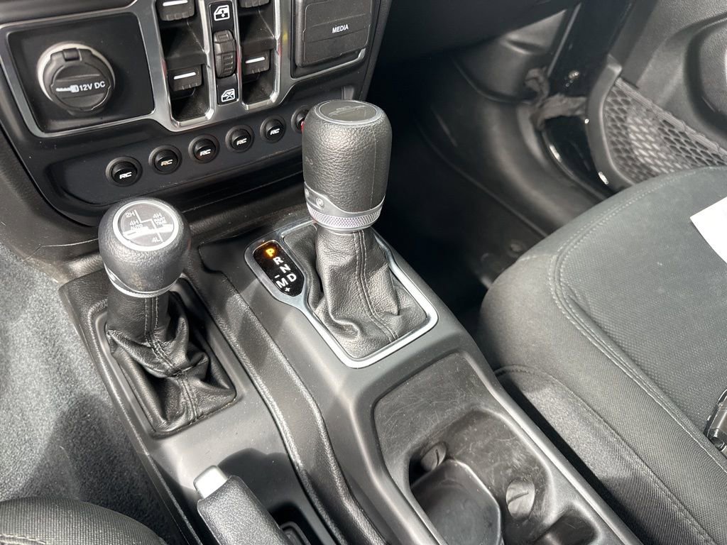 Certified 2022 Jeep Gladiator Sport AWD/4WD image 18