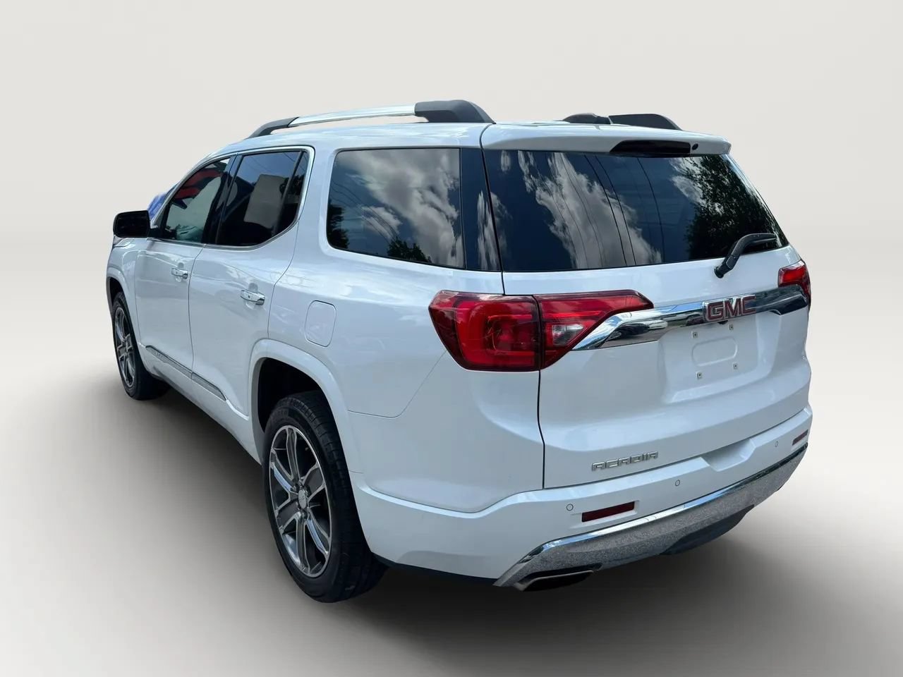 Used 2017 GMC Acadia Denali FWD image 5