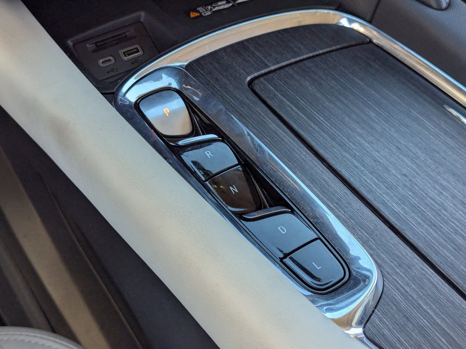 Used 2023 Buick Enclave Avenir w/ Avenir Technology Package image 30