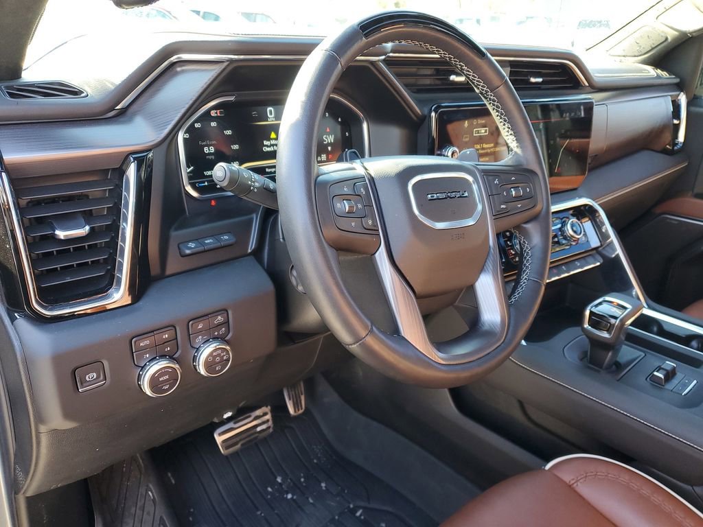 Used 2025 GMC Sierra 1500 Denali Ultimate image 10