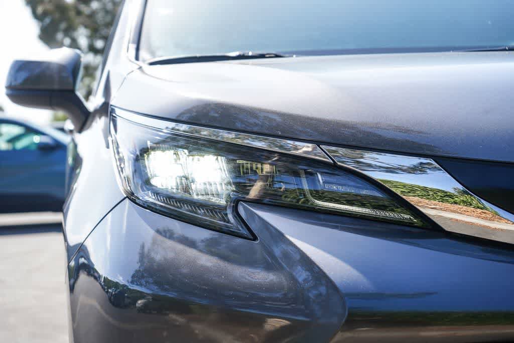 Used 2025 Toyota Sienna LE FWD image 10