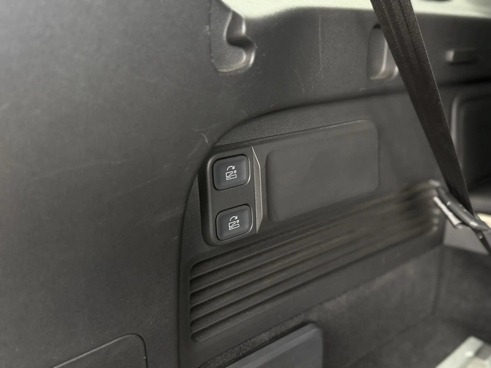 Used 2022 Rivian R1S Launch Edition Quad AWD/4WD image 41