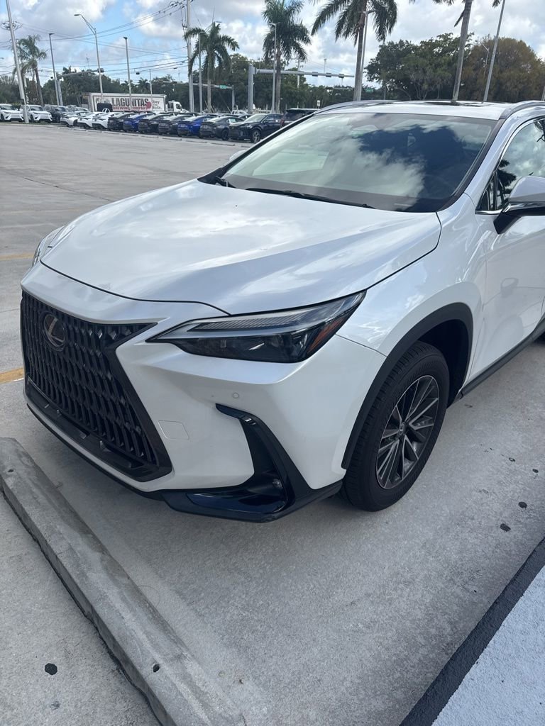 Used 2024 Lexus NX 250 FWD image 3