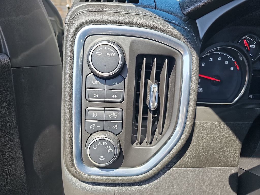 Used 2021 Chevrolet Silverado 1500 RST AWD/4WD image 25